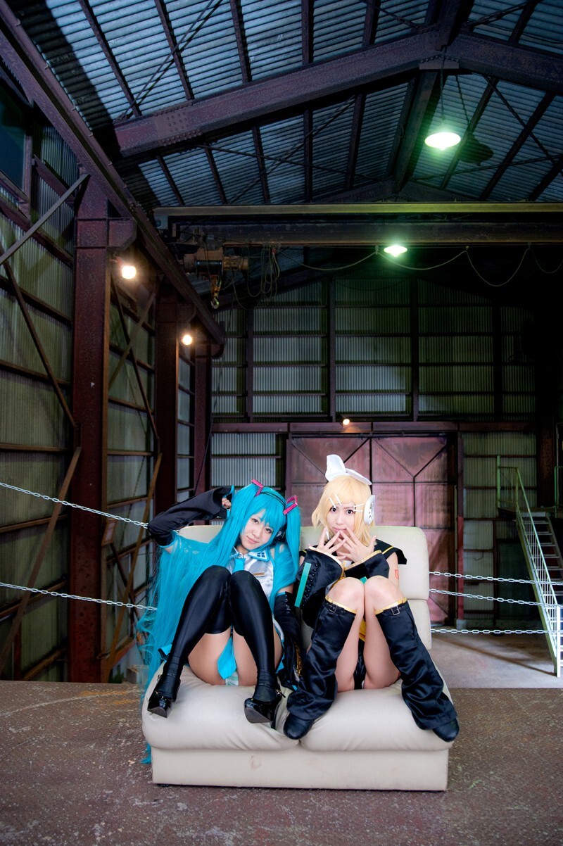 [Cosplay]   cos制服双姐妹